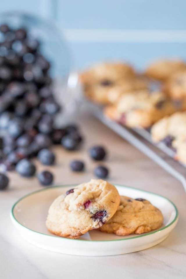 Blueberry Cookies with White Chocolate Chips - stetted